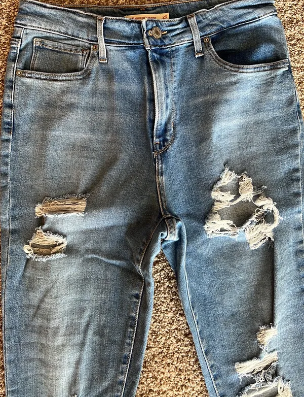 Levi's 721 High Rise Skinny Jeans - Image 4