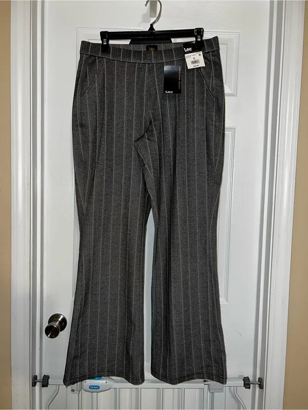 Lee Women's Gray Pinstripe Wide-Leg Trousers with High Waist - Image 2
