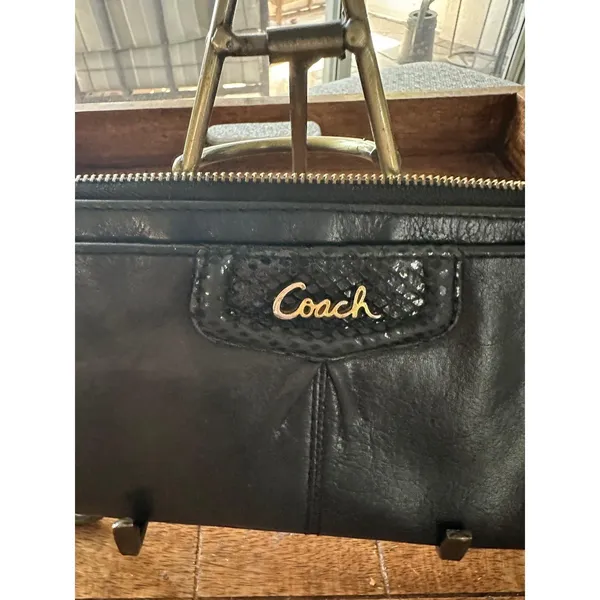 Coach Black Madison Leather Snakeskin Trim Wristlet Wallet Clutch Gold Logo Bag - Image 2
