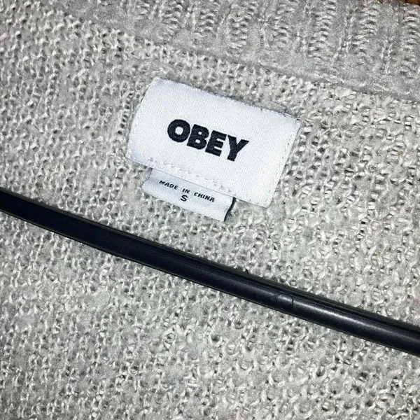 Obey grey & white v-neck triangle patterned cardigan sweater Small academia #749 - Image 9