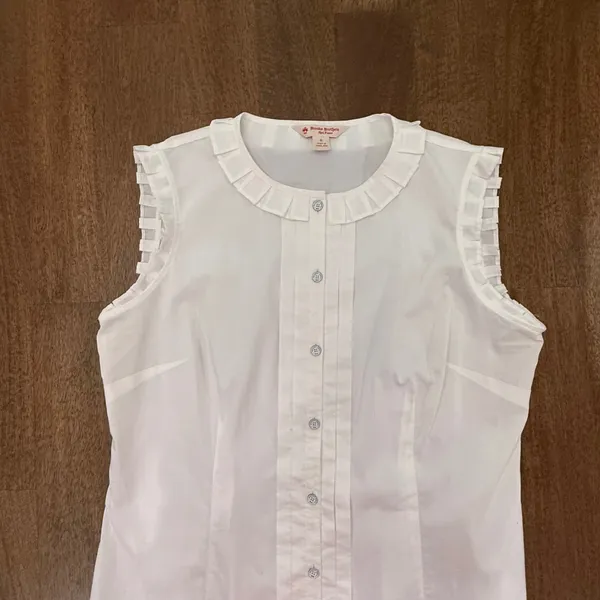 Brooks Brothers Red Fleece White Ruffle Collar Sleeveless Button Down Blouse 6 - Image 2