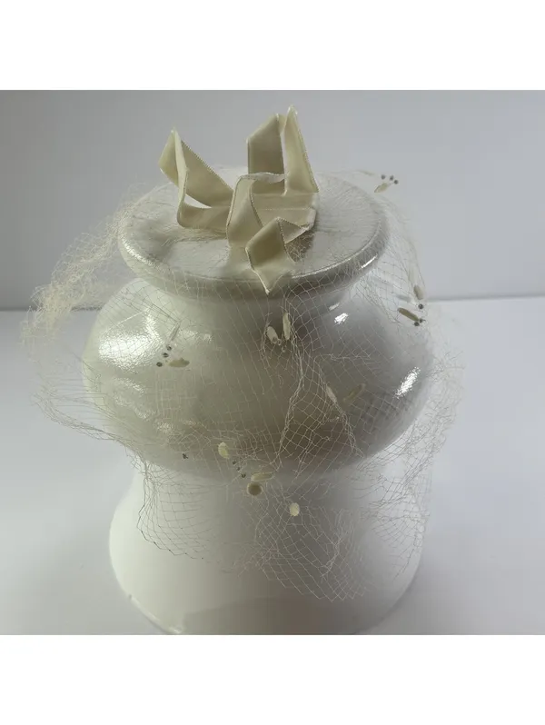 Vintage Ivory Bridal Veil with Velvet Ribbon Detail - Image 4
