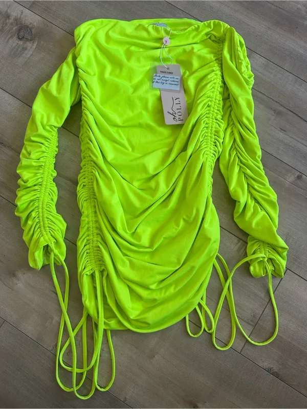 NWT Oh Polly Neon Bright Lime Green Off Shoulder Body Con Ruched Mini Dress Sz 6 - Image 2