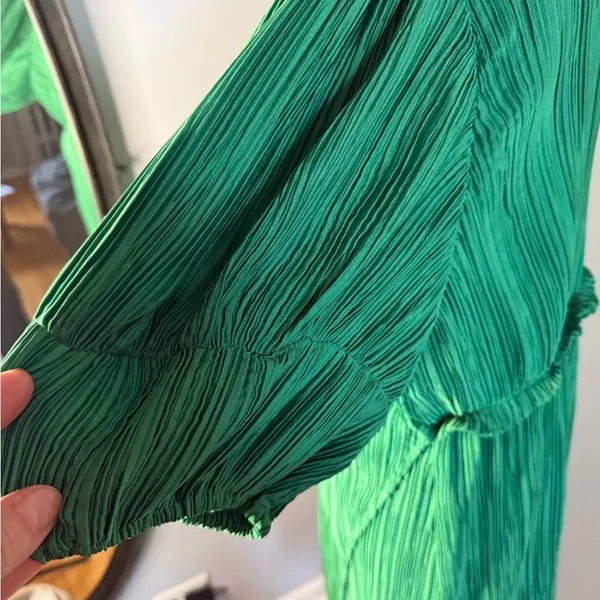 Anthropologie Emerald Green Pleated Midi Dress with Puff Sleeves - Image 7