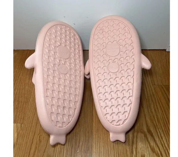 Crayon Friends Shark Slide Shoes Womens Size 9 Cute Novelty Slippers Sandals - Image 5