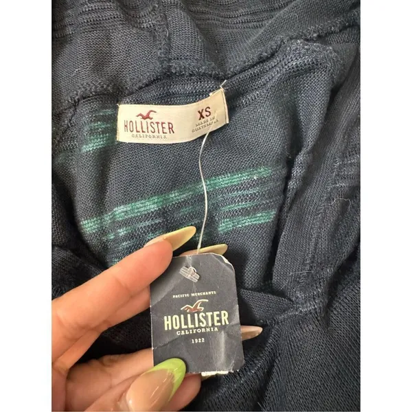 Hollister woman’s Lightweight hooded pullover with 3/4 sleeves size XSMALL - Image 5