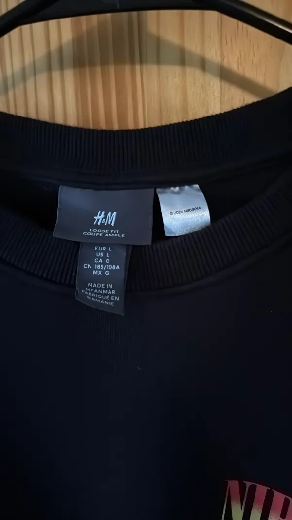 H&M Nirvana Sweatshirt loose fit - Image 4