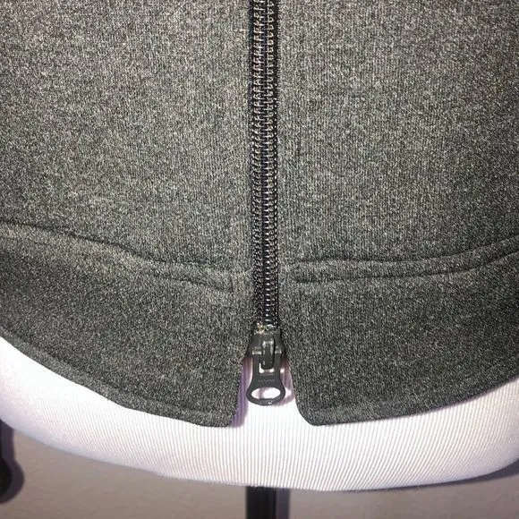 5/$30 🎈Express‎ women’s vintage grey zip up blazer size 5/6 - Image 3