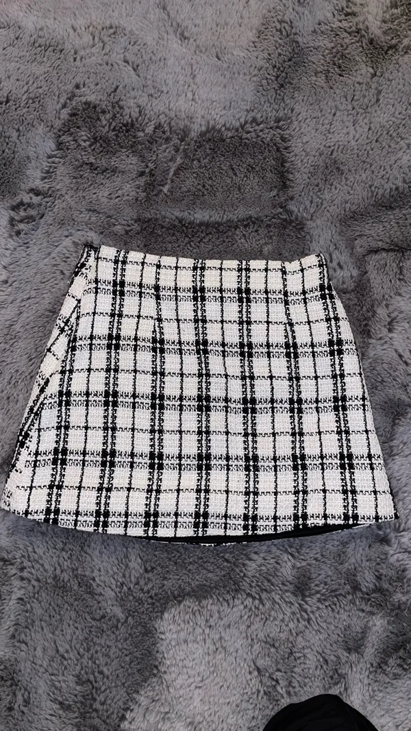 Lulus Tweed Mini Skirt Small - Image 3
