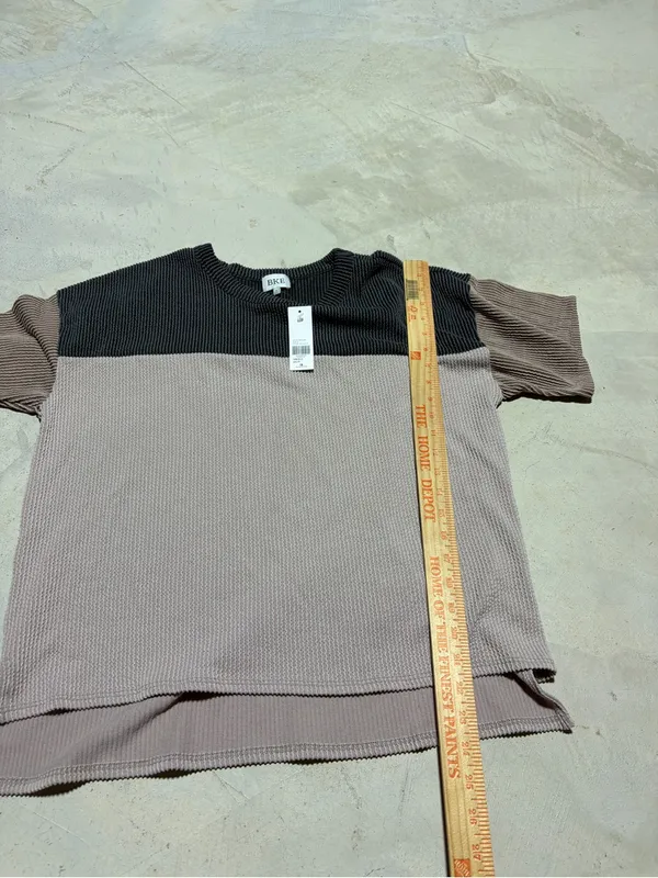BKE NWT Short Sleeve Colorblock Ribbed Top - Oat black small MSRP$37 - Image 3