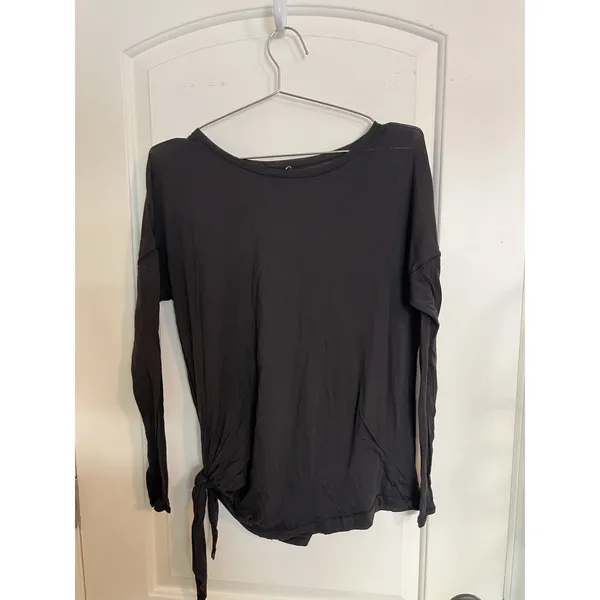Lululemon To The Point Long Sleeve Top Womens Size‎ 4 Black - Image 5
