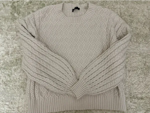 Tahari Sweater - Image 2