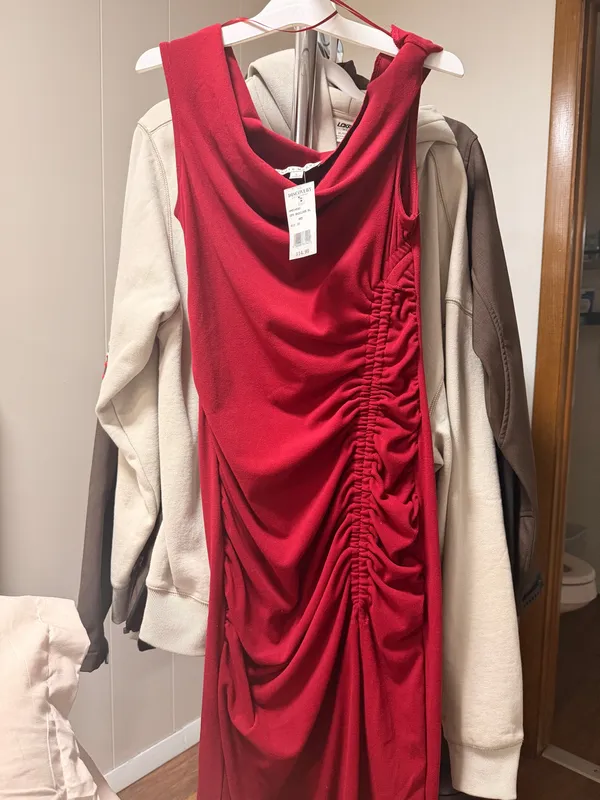 Discovery Red Off-Shoulder Ruched Bodycon Dress with Side Slit - Image 2