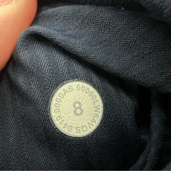 Lululemon Dance Studio Mid-Rise Cropped Pant in the True Navy Sz‎ 8 - Image 5