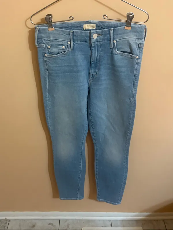 Mother The Looker Crop Jeans in Fresh Catch - Image 3