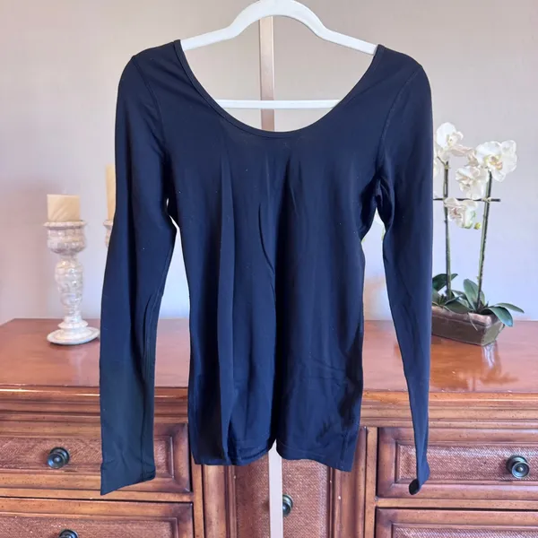 Lululemon Scoop Back Long Sleeve Black Luon Size 6-8 - Image 5