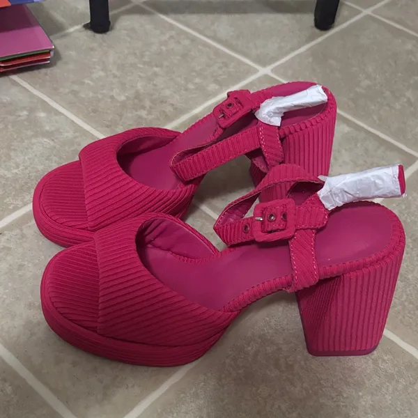 Stylish Pink Women's Sandals Size 7 - Image 2