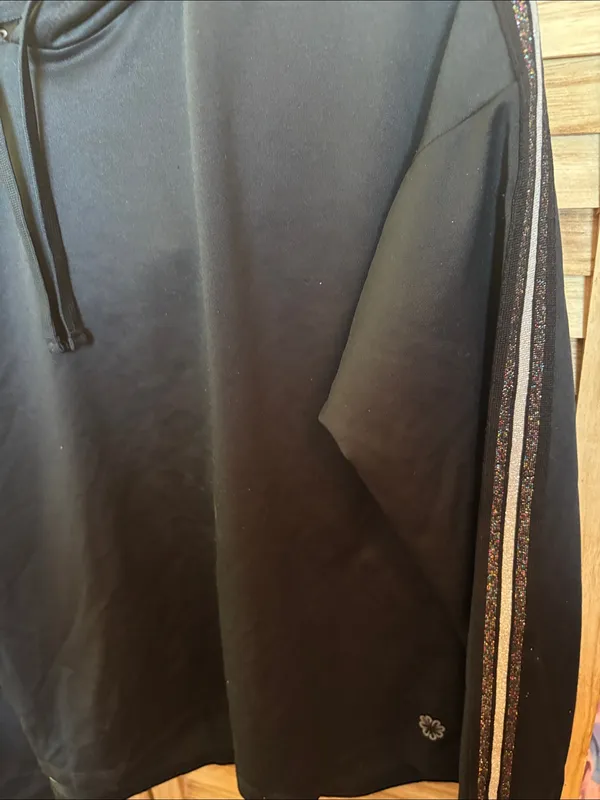 Pro Player Black Hooded Pullover with Sleeve Detail Medium - Image 2