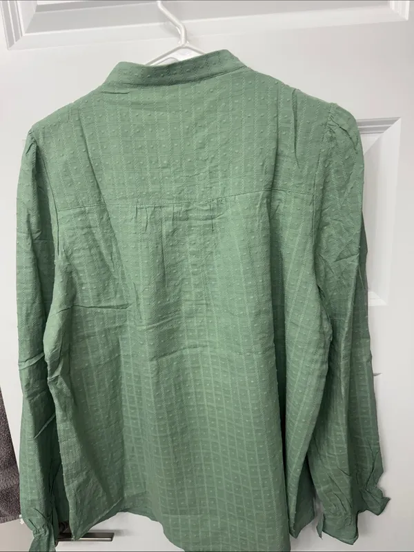 BTFBM Women's Sage Green Long-Sleeve Button Blouse - Image 3