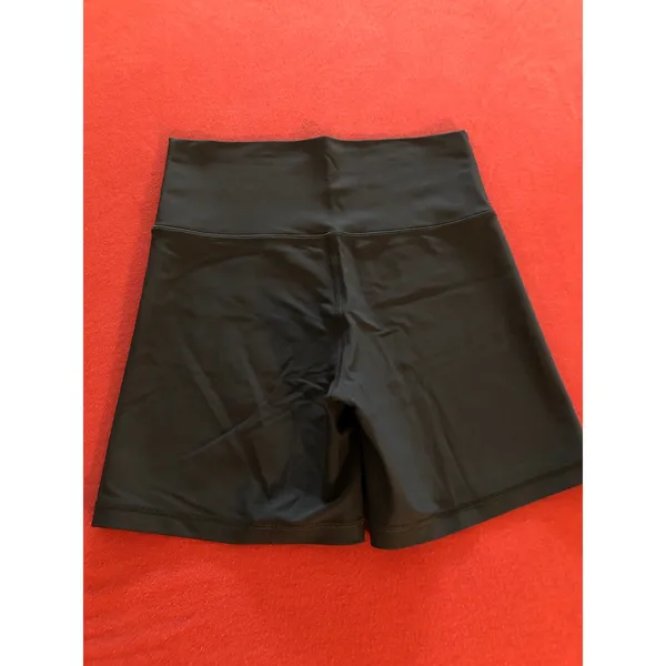 Peloton black bike activewear shorts Size Small - Image 5