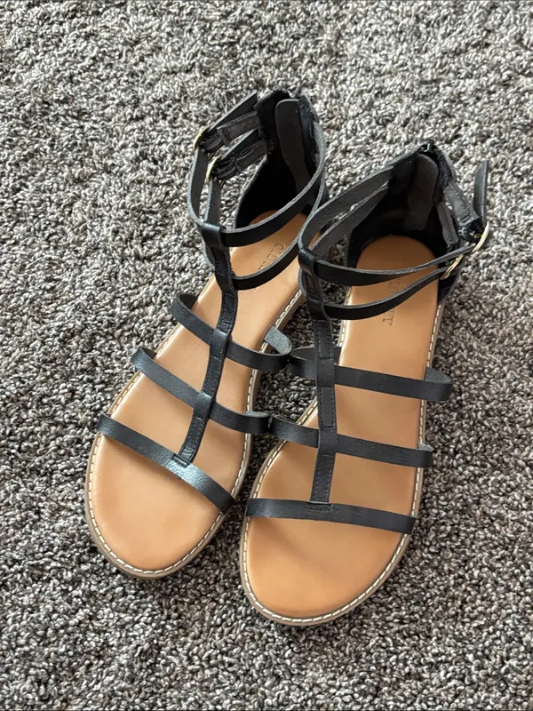 Old Navy Black Strappy Gladiator Sandals - Image 2