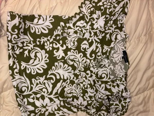 Green and White blouse Size L - Image 2