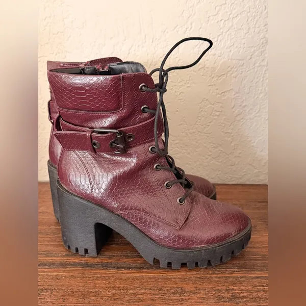Madden Girl Women's Coco Fashion Boot size 7.5 burgundy - Image 14
