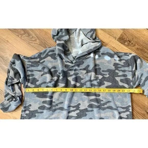 Gaze‎ Camo Hooded Long Sleeved Pullover Women's Size L - Image 3