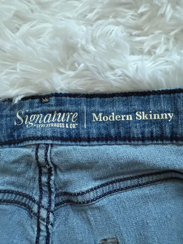 Levi’s Skinny Jeans - Image 3