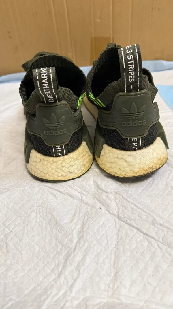 Men’s Adidas Sneakers Shoes Size 8.5 - Image 3