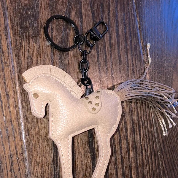 Tan horse keychain cowgirl western vibe - Image 3