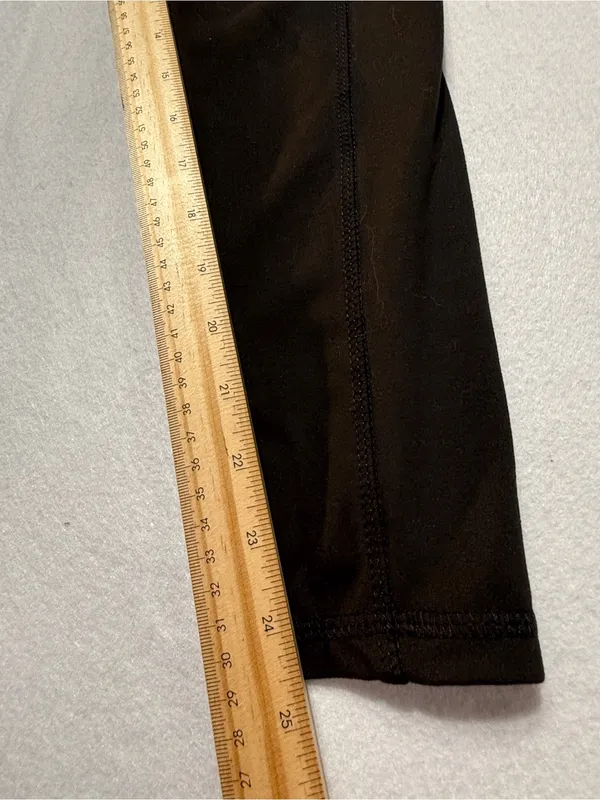 Juicy Couture Sport NWT Black Leggings crisscross Logo Waistband Sz M - Image 4