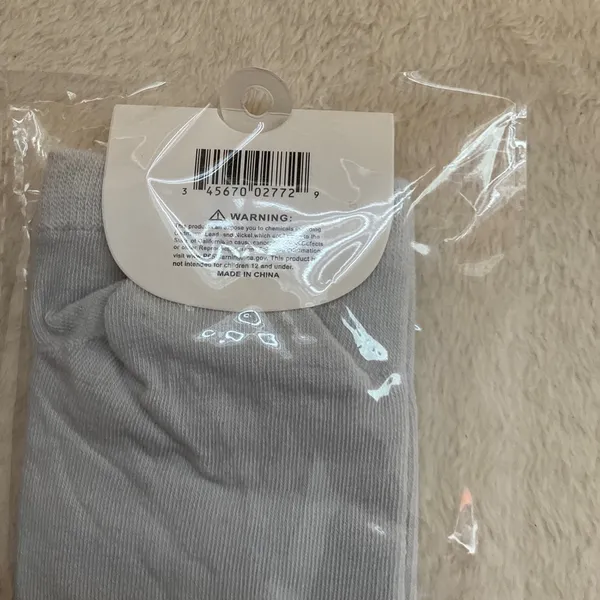 Gray Ankle Socks with Red Lip Graphic - Image 3