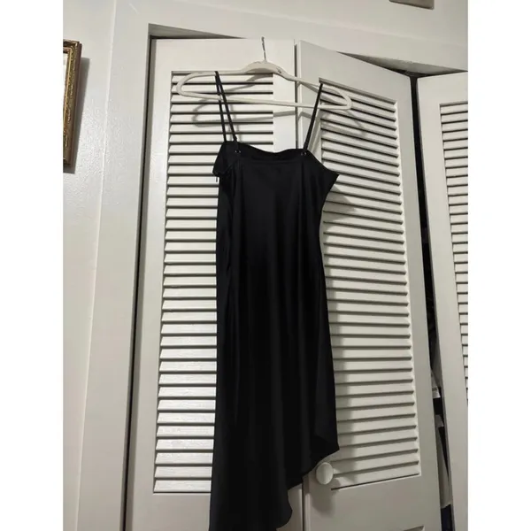 Forever 21 black satin asymmetrical slip mini dress size small - Image 2
