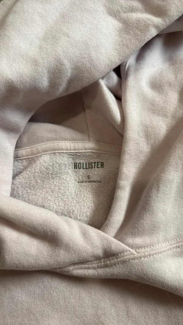 Light Pink Hollister Hoodie - Image 2