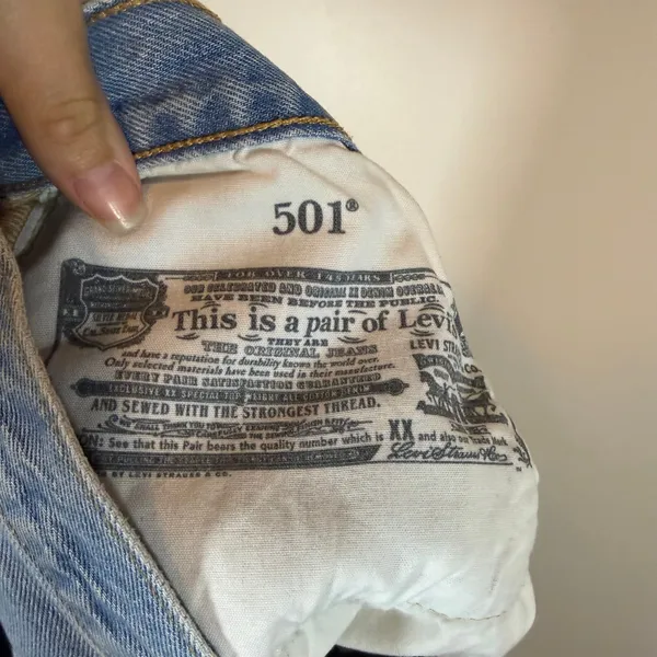Levi’s 501 Original High Rise Light Wash Denim Cut Off Shorts Womens 27 Casual - Image 4
