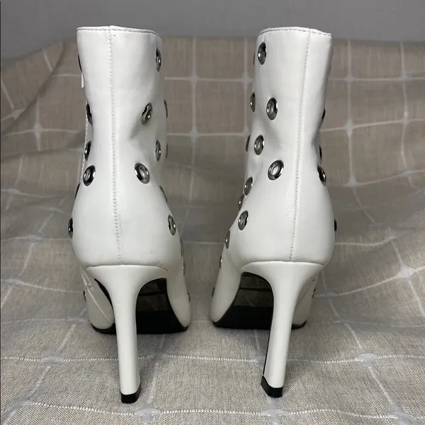 Womens Anne Michelle White Ankle Boots Pointed Toe Stiletto Heel Grommet Accents - Image 4
