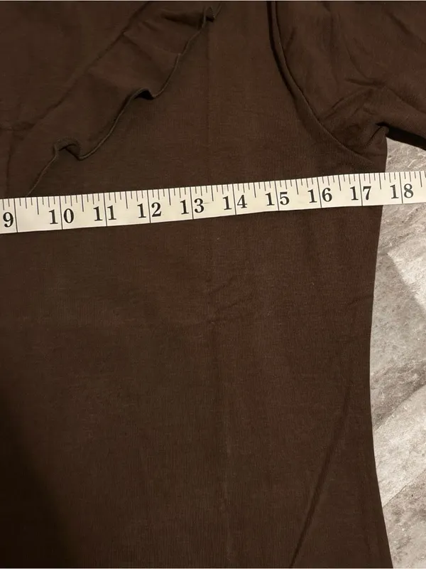 Brown Ruffle V - Image 3