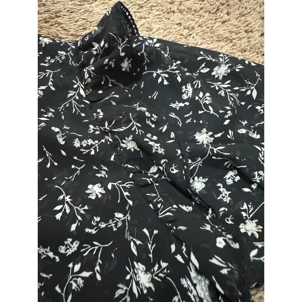 T Tahari Black Floral Smocked‎ Mock Neck Blouse – Size Small – NWOT - Image 2