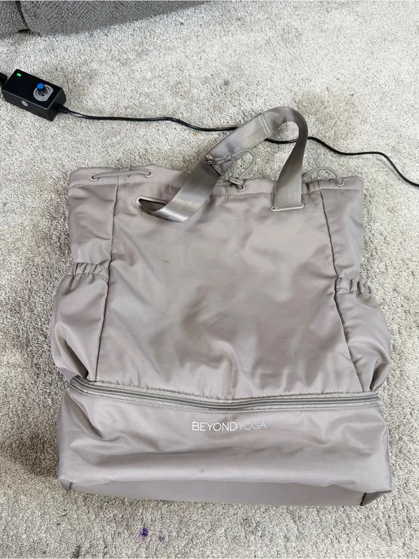 Beyond Yoga Women’s Nylon Convertible Gym Bag Drawstring Cinch Top in Gray - Image 3
