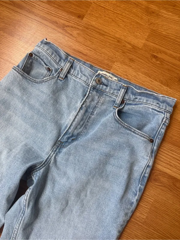 Abercrombie Curve Love Ultra High Rise Ankle Straight Jean - Image 4