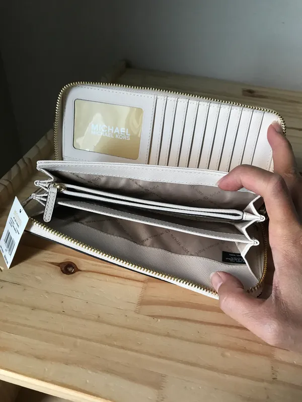 Michael Kors Wallet - Image 6