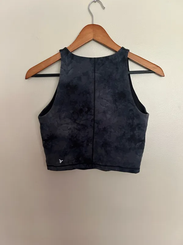 Old Navy Active semi crop top  - Image 4