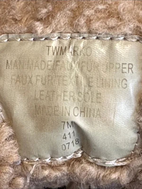 Tommy Hilfiger Size 7 Duck Boots Faux Shearling Lined Waterproof - Image 6