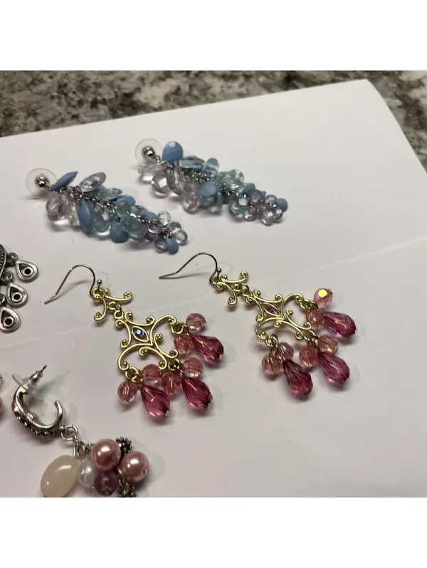 Lot Of 4 Beaded Pierced Earrings Dangle Mix Bead - Image 6