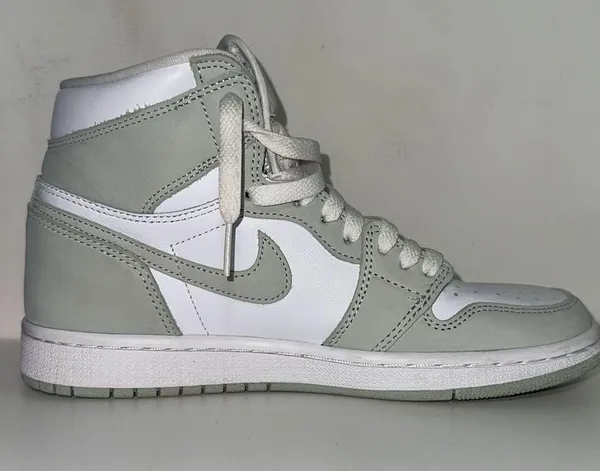 Nike Jordan 1 - Image 3