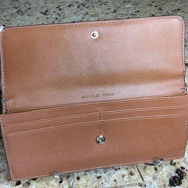 Michael Kors Brown Jet Set Saffiano Leather Snap Front Wallet - EUC - Image 10