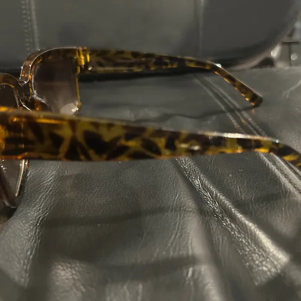 Tortoise Shell Sunglasses Brown - Image 4