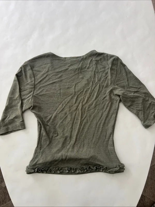 Vintage VTG IZUMI Short Sleeve Stretchy Ruffle Trim Y2K V Neck Top Olive Green S - Image 2