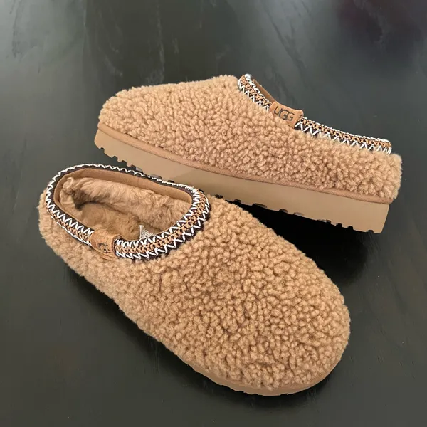 New UGG Tasman Maxi Curly Slipper Chestnut - Image 3
